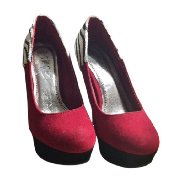 ROUGE HEELS - Picture 1 of 5
